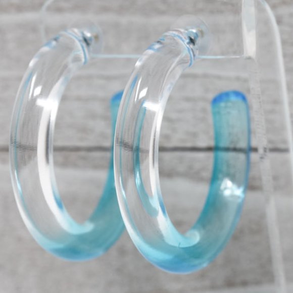 2.25" CLEAR/BLUE OMBRE TRANSLUCENT CHUNKY EARRINGS - Picture 5 of 12
